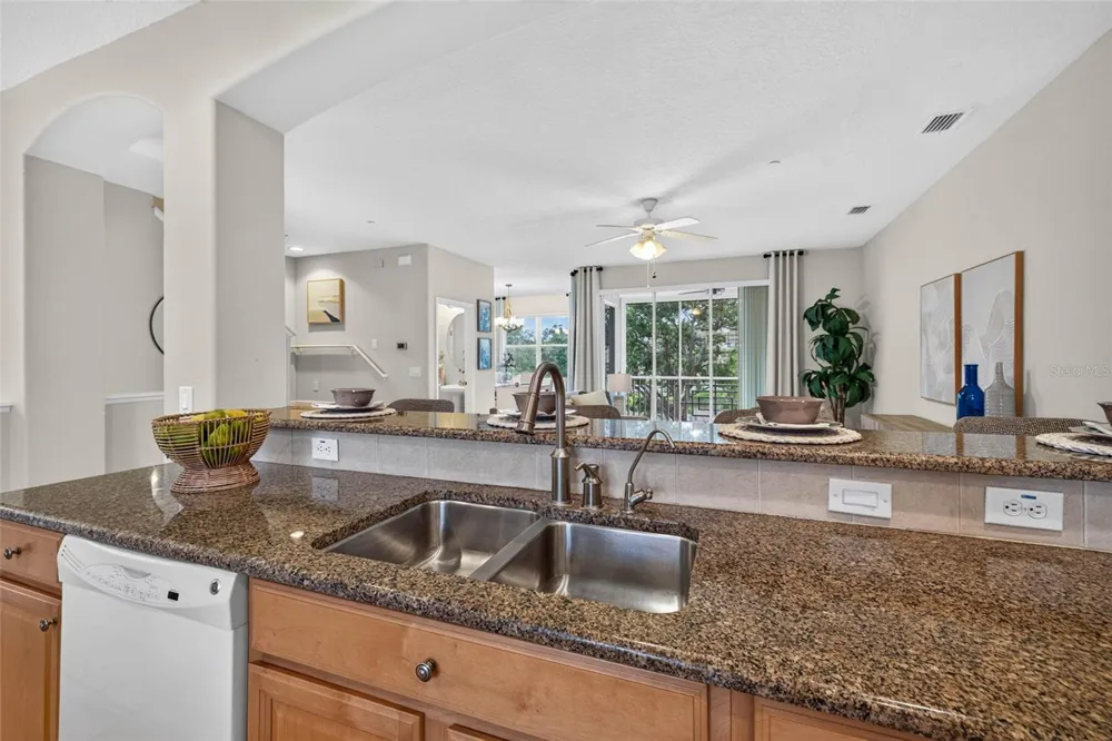 7172 ISLAMORADA CIRCLE Seminole, FL 33777