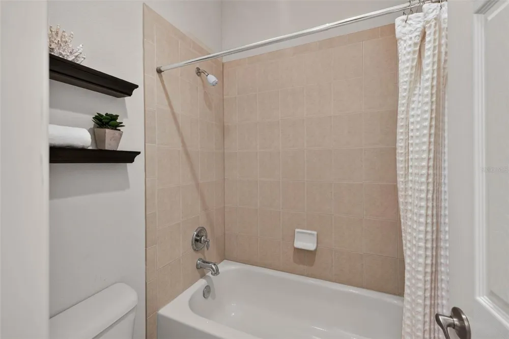7172 ISLAMORADA CIRCLE Seminole, FL 33777