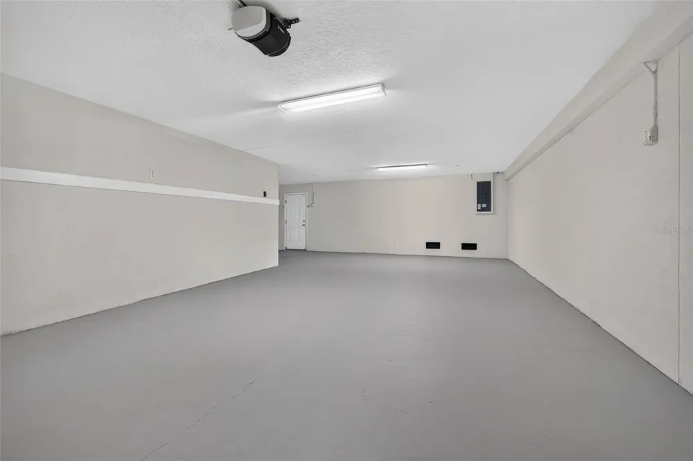 7172 ISLAMORADA CIRCLE Seminole, FL 33777