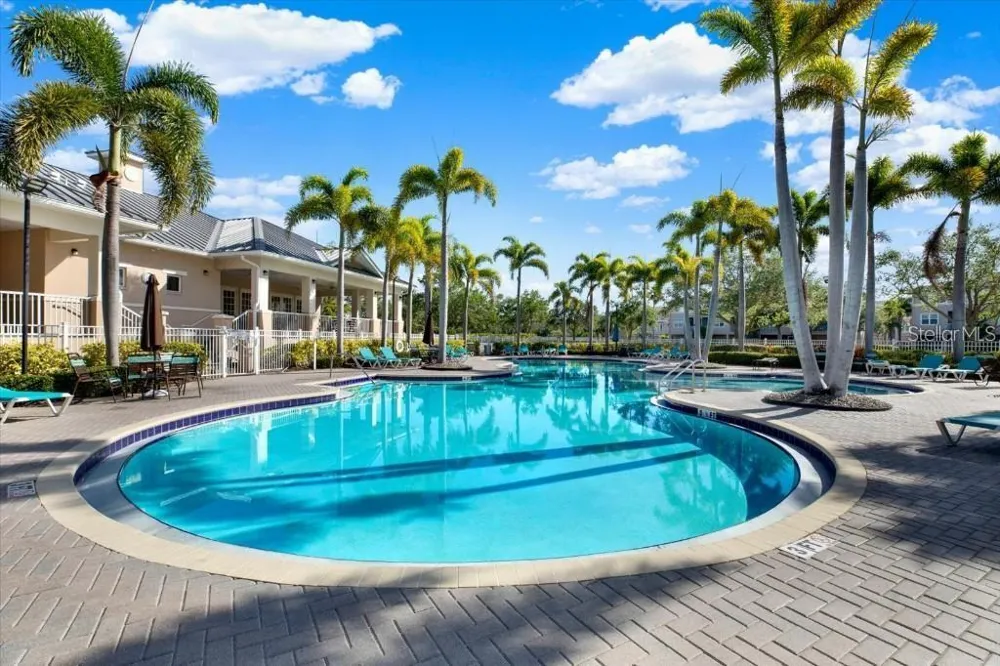 7172 ISLAMORADA CIRCLE Seminole, FL 33777