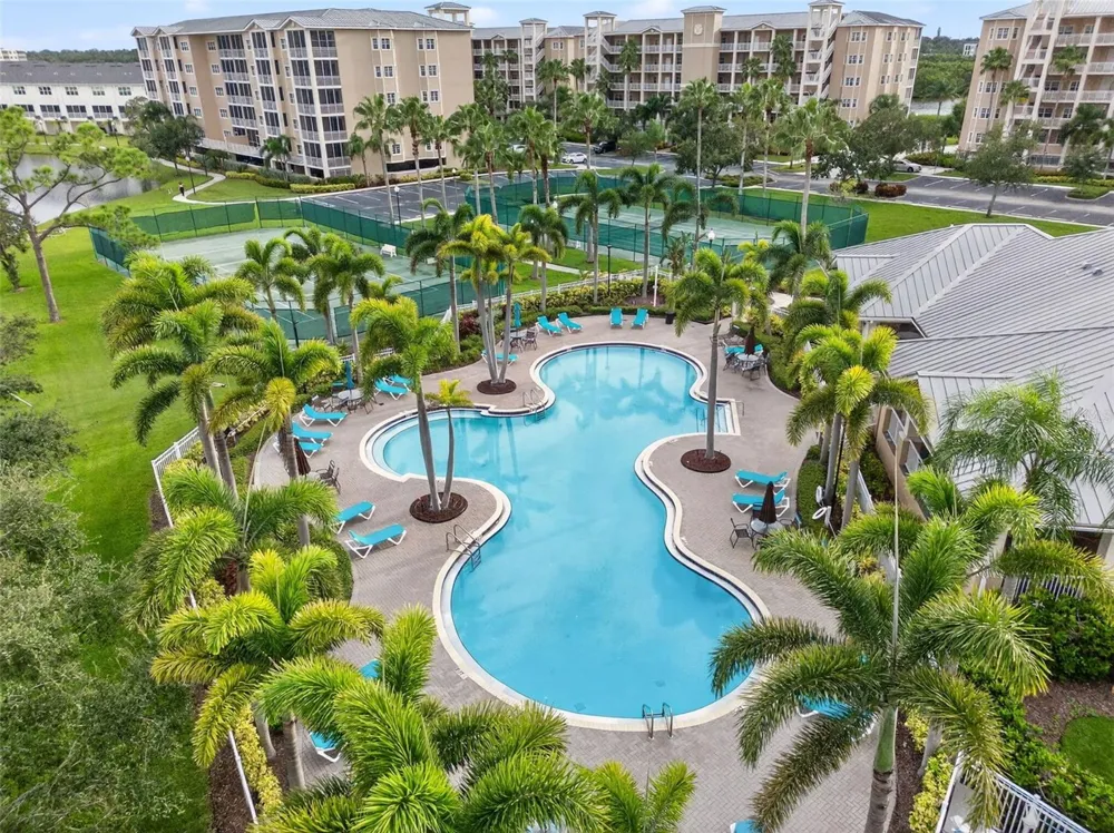 7172 ISLAMORADA CIRCLE Seminole, FL 33777