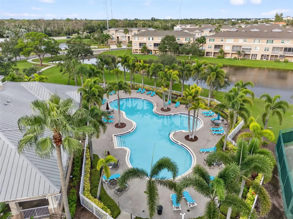 7172 ISLAMORADA CIRCLE Seminole, FL 33777