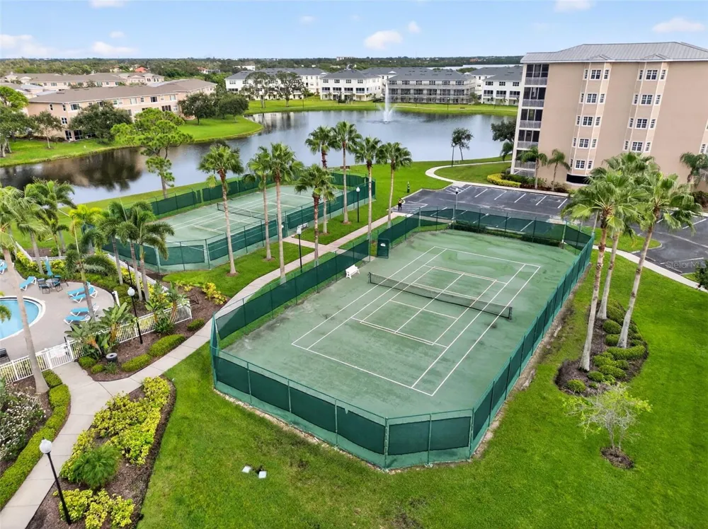 7172 ISLAMORADA CIRCLE Seminole, FL 33777