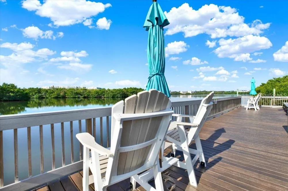 7172 ISLAMORADA CIRCLE Seminole, FL 33777