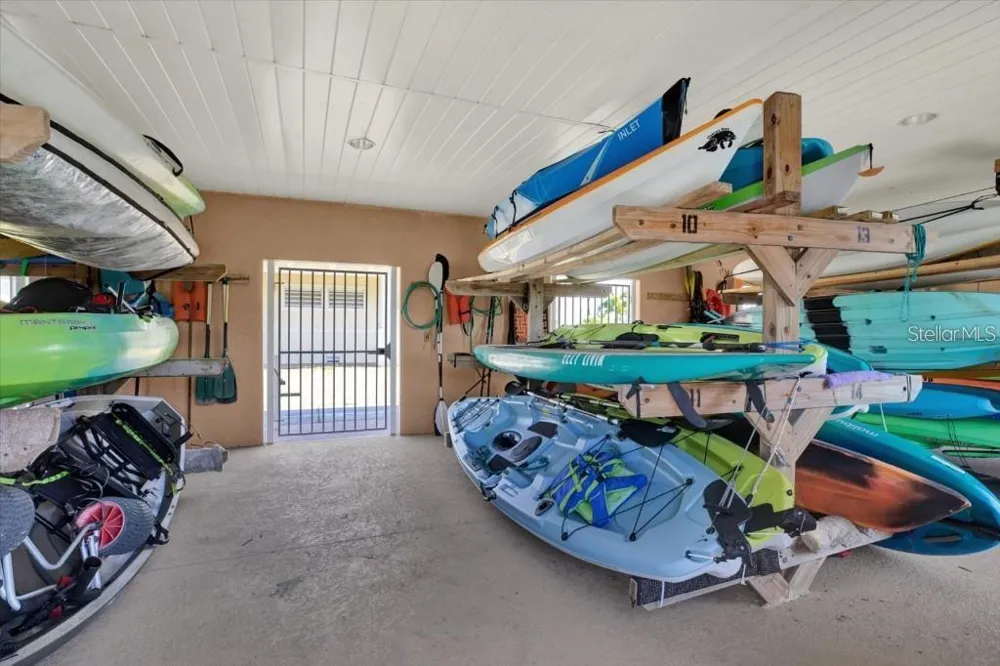7172 ISLAMORADA CIRCLE Seminole, FL 33777