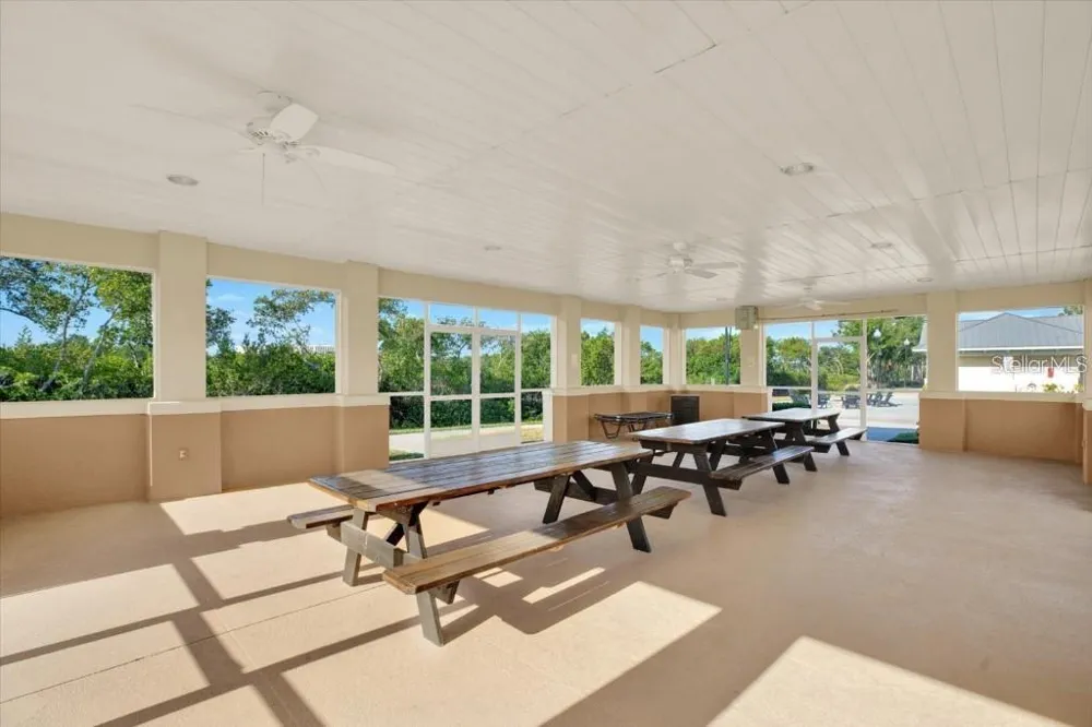 7172 ISLAMORADA CIRCLE Seminole, FL 33777
