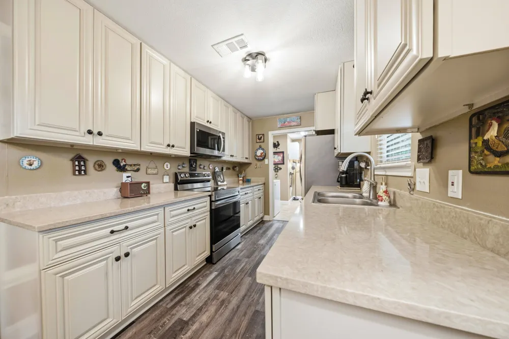 9509 Stony Point Drive Woodway, TX 76712