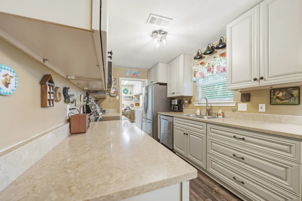9509 Stony Point Drive Woodway, TX 76712