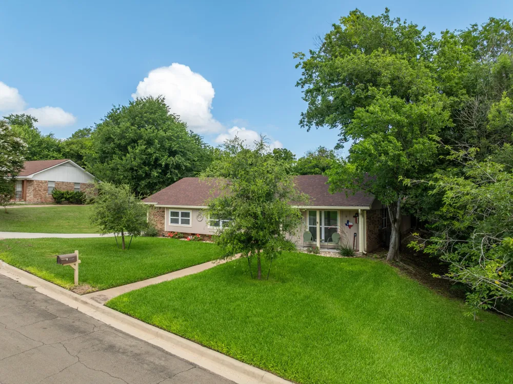 9509 Stony Point Drive Woodway, TX 76712