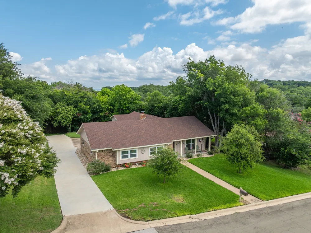 9509 Stony Point Drive Woodway, TX 76712