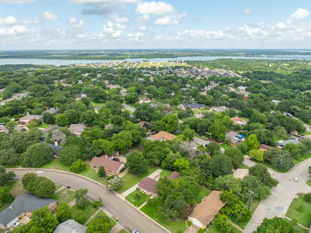 9509 Stony Point Drive Woodway, TX 76712