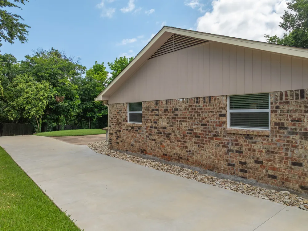 9509 Stony Point Drive Woodway, TX 76712