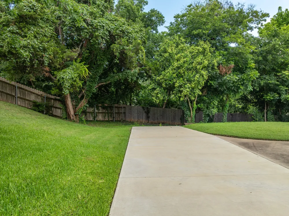 9509 Stony Point Drive Woodway, TX 76712
