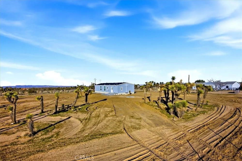 12076 Lager Road Phelan, CA 92371