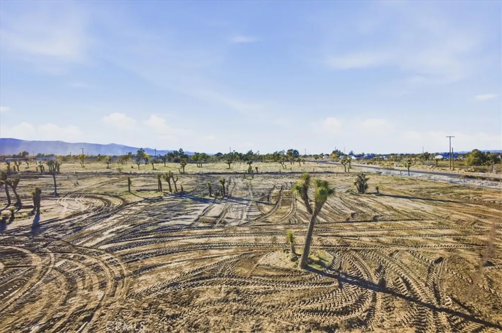 12076 Lager Road Phelan, CA 92371