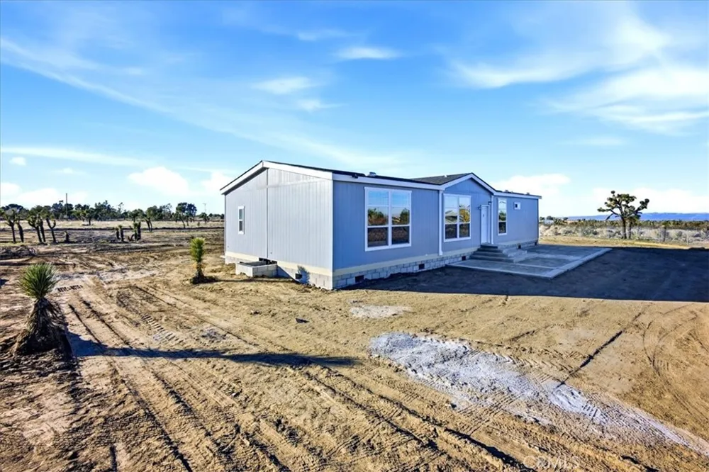 12076 Lager Road Phelan, CA 92371