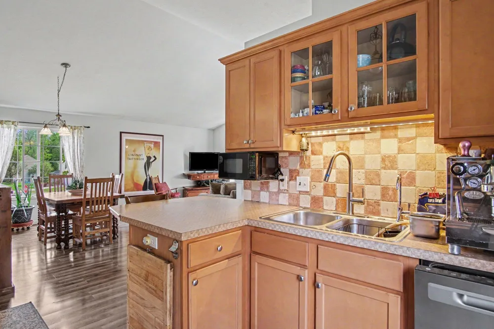 6878 Lake Bluff Drive NE Comstock Park, MI 49321