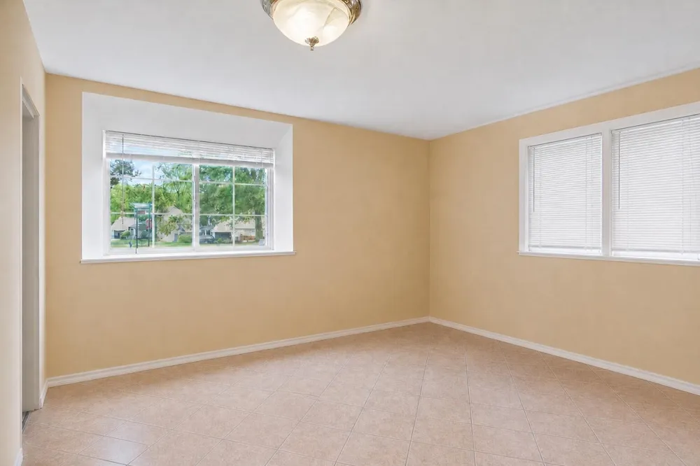 6878 Lake Bluff Drive NE Comstock Park, MI 49321