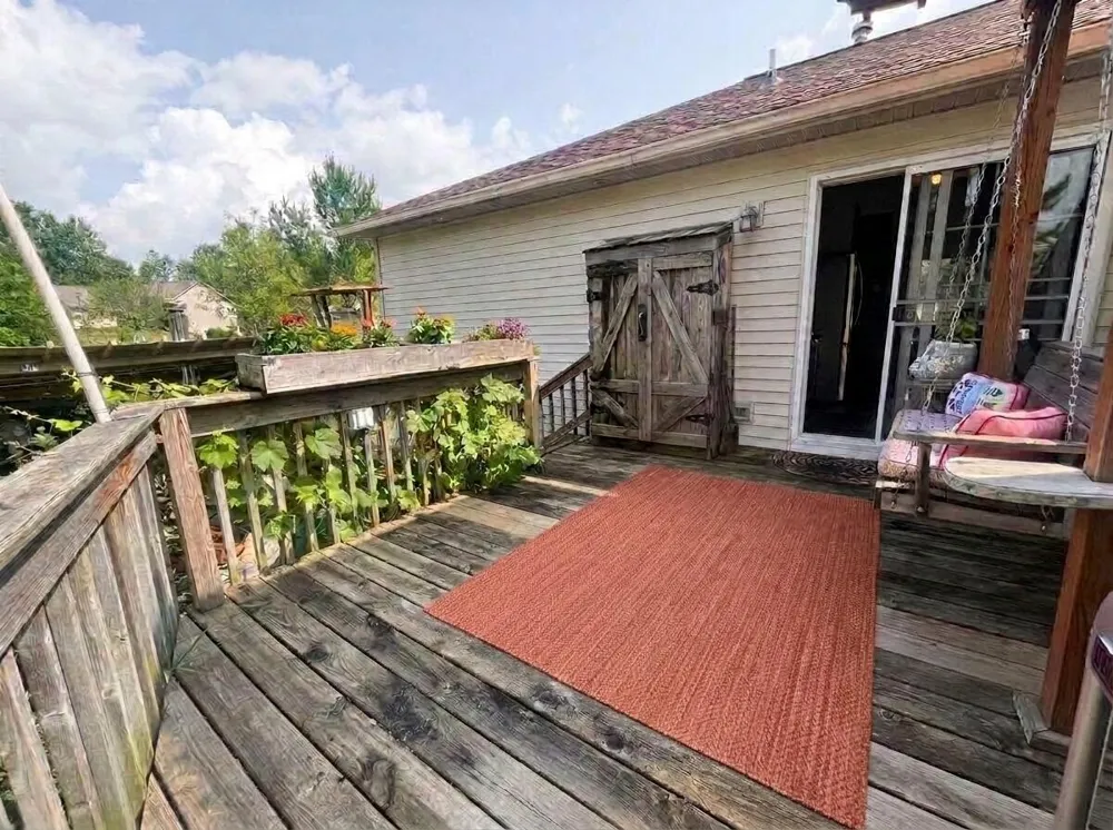 6878 Lake Bluff Drive NE Comstock Park, MI 49321