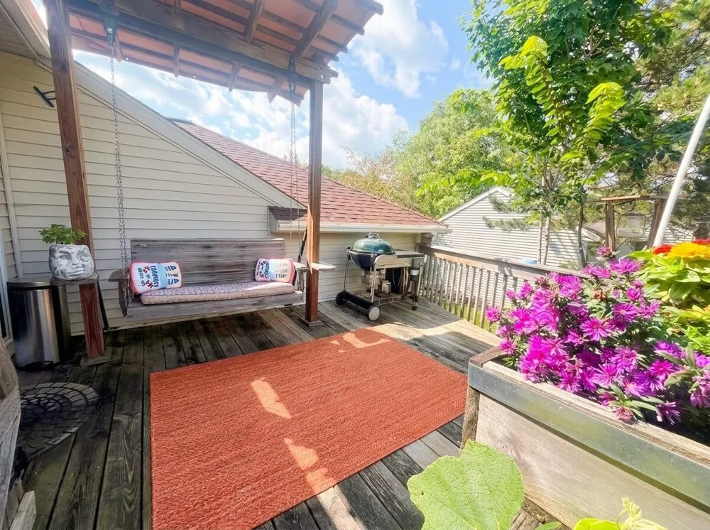 6878 Lake Bluff Drive NE Comstock Park, MI 49321