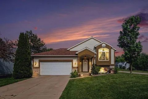 6878 Lake Bluff Drive NE
