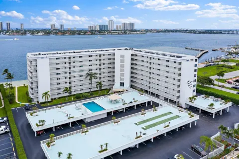 301 Lake Shore Drive #802