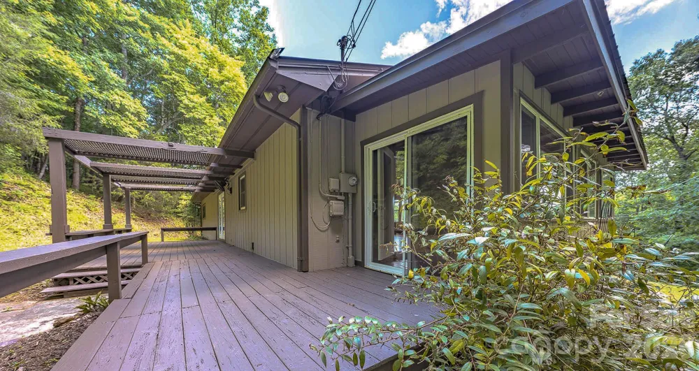 35 Coweeta Ridge Road Otto, NC 28763