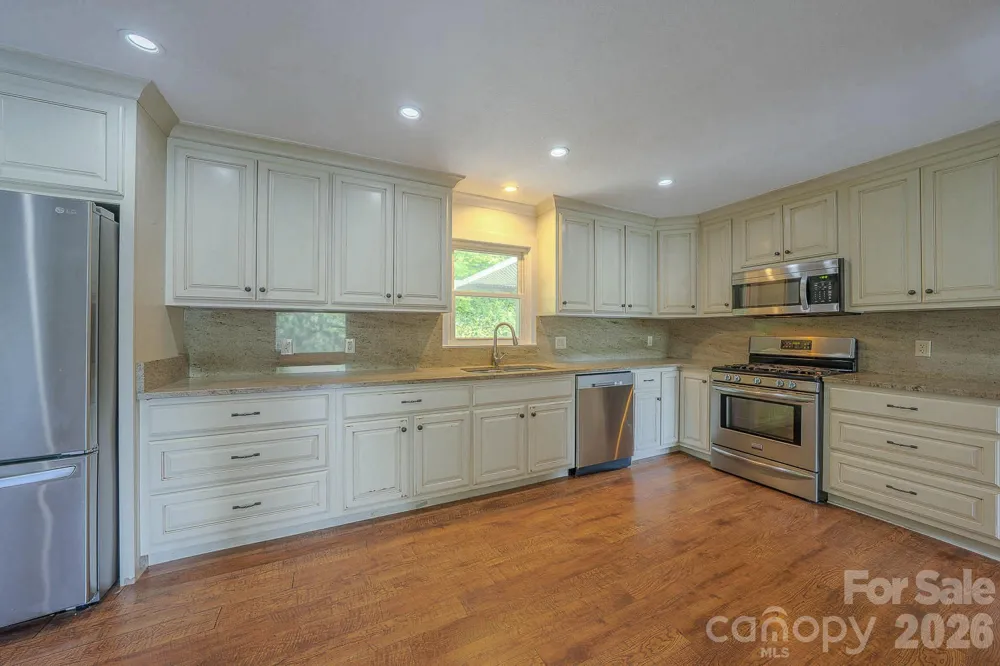 35 Coweeta Ridge Road Otto, NC 28763