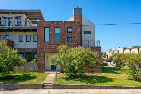 217 Houston Avenue