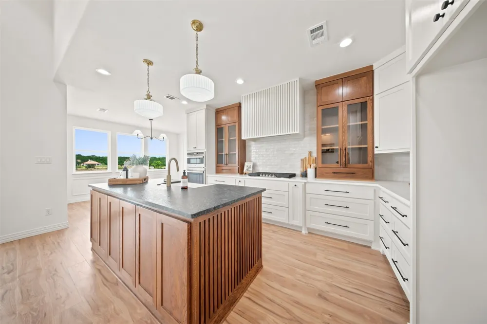 980 Anglers Point Bluff Dale, TX 76433