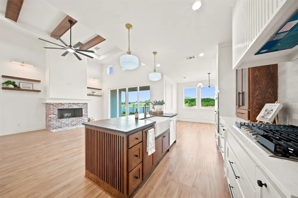 980 Anglers Point Bluff Dale, TX 76433