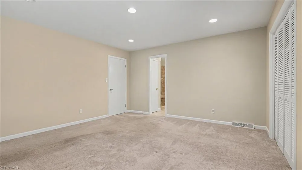 6594 Riverwood Road Walkertown, NC 27051