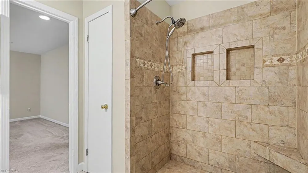 6594 Riverwood Road Walkertown, NC 27051