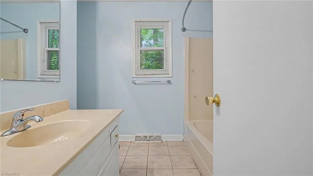6594 Riverwood Road Walkertown, NC 27051