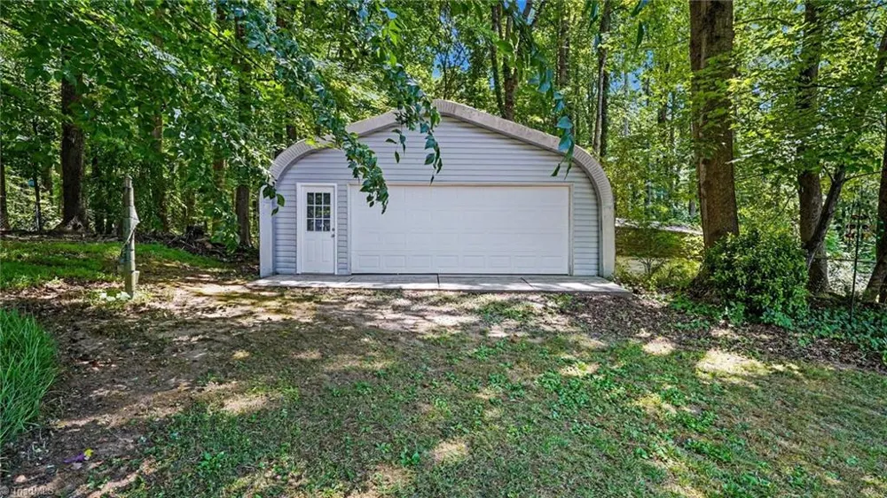 6594 Riverwood Road Walkertown, NC 27051