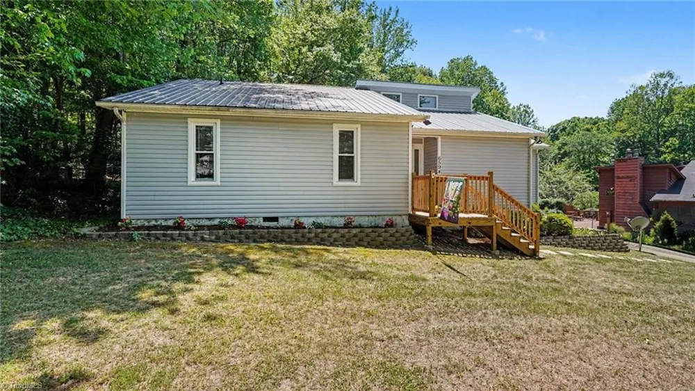 6594 Riverwood Road Walkertown, NC 27051