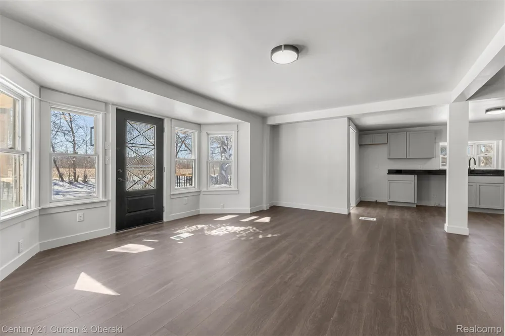 4296 Burgess Road Putnam Township, MI 48169