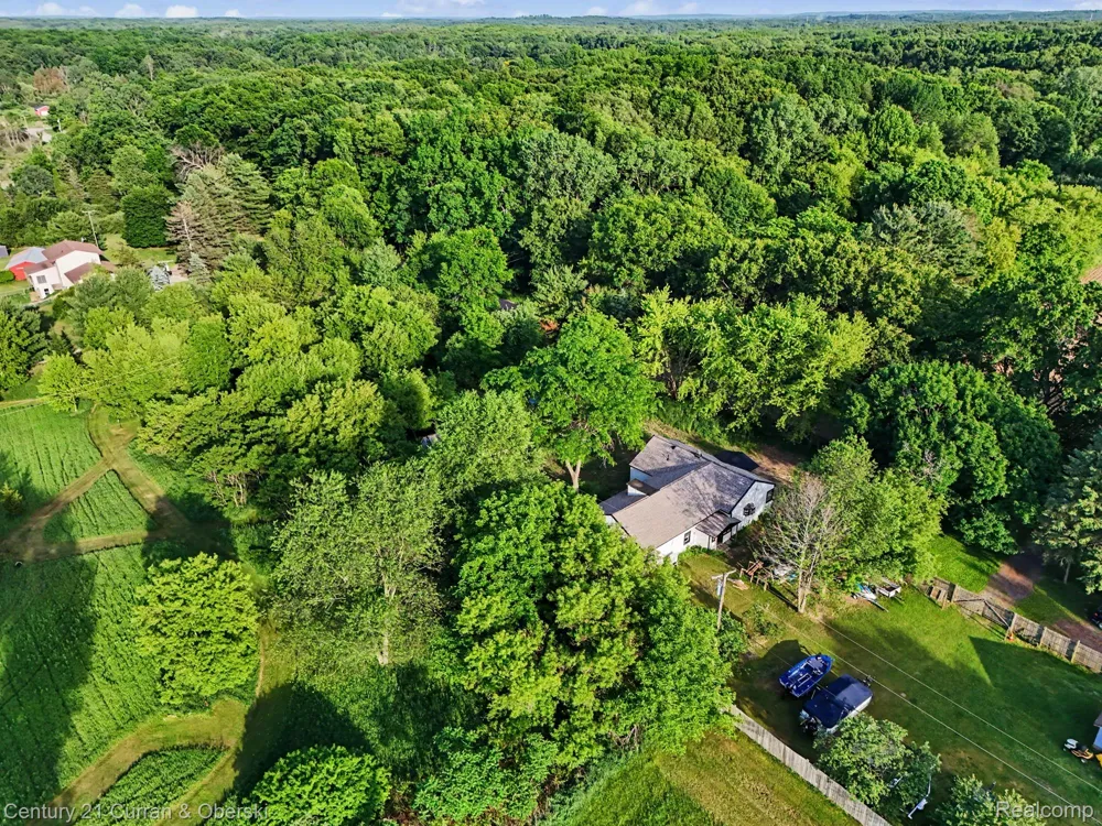 4296 Burgess Road Putnam Township, MI 48169