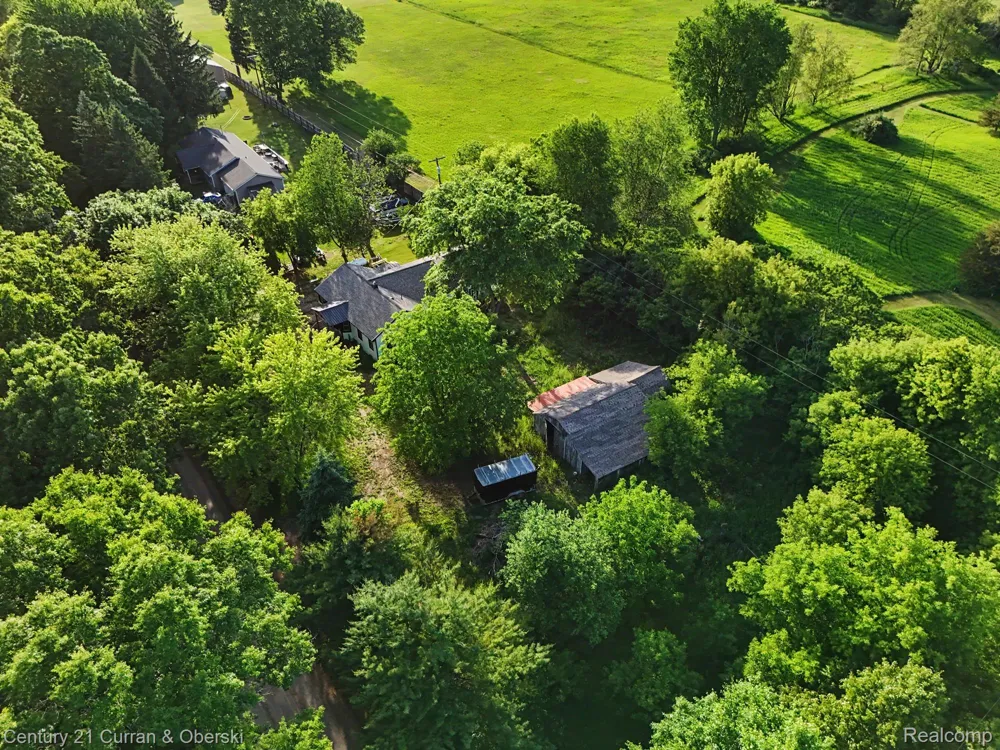 4296 Burgess Road Putnam Township, MI 48169