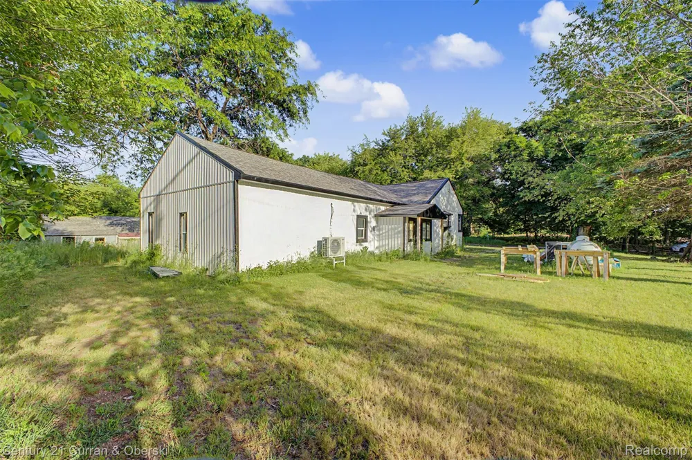 4296 Burgess Road Putnam Township, MI 48169