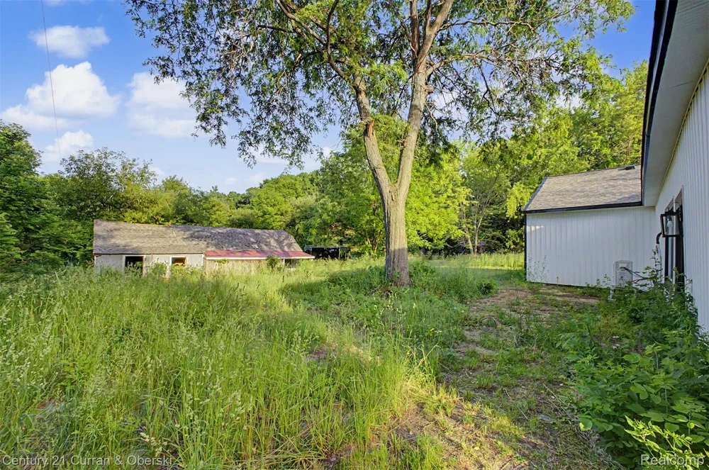 4296 Burgess Road Putnam Township, MI 48169