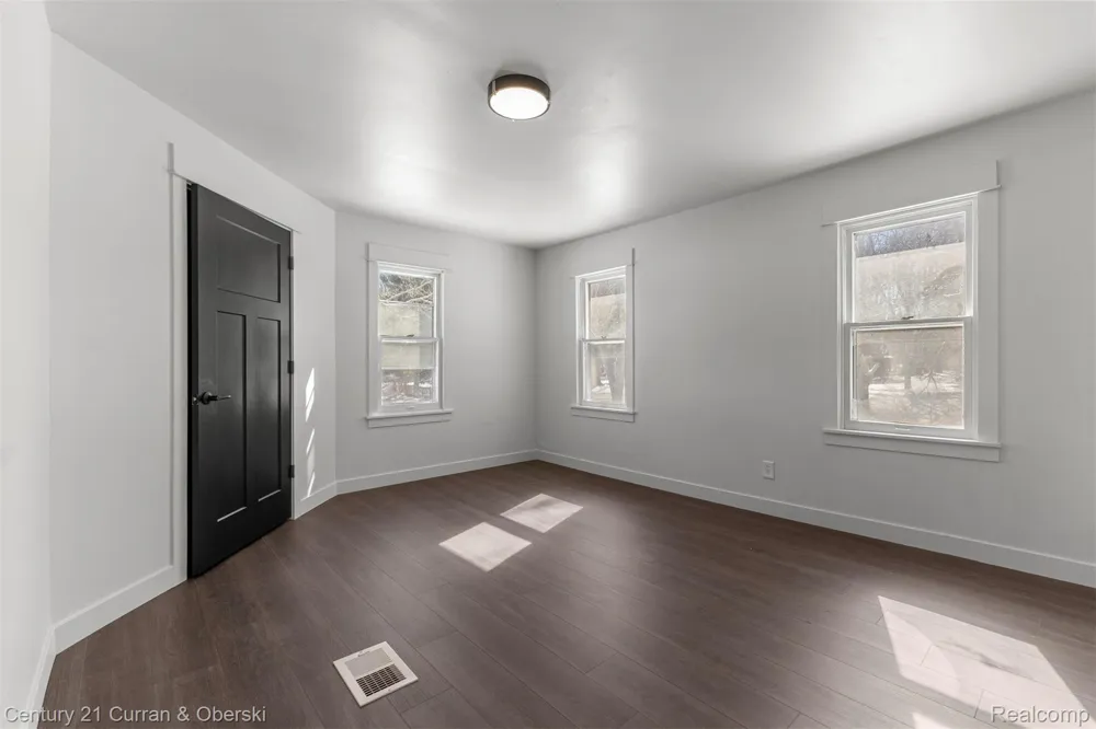 4296 Burgess Road Putnam Township, MI 48169