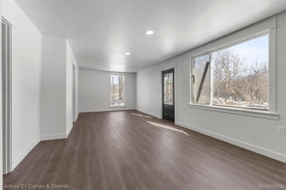 4296 Burgess Road Putnam Township, MI 48169