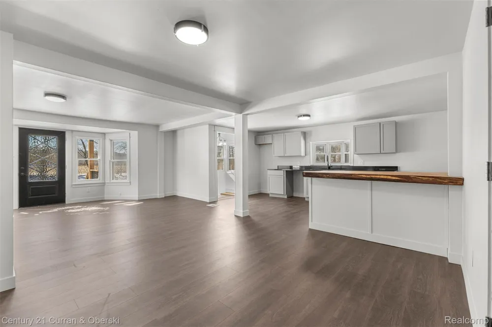 4296 Burgess Road Putnam Township, MI 48169