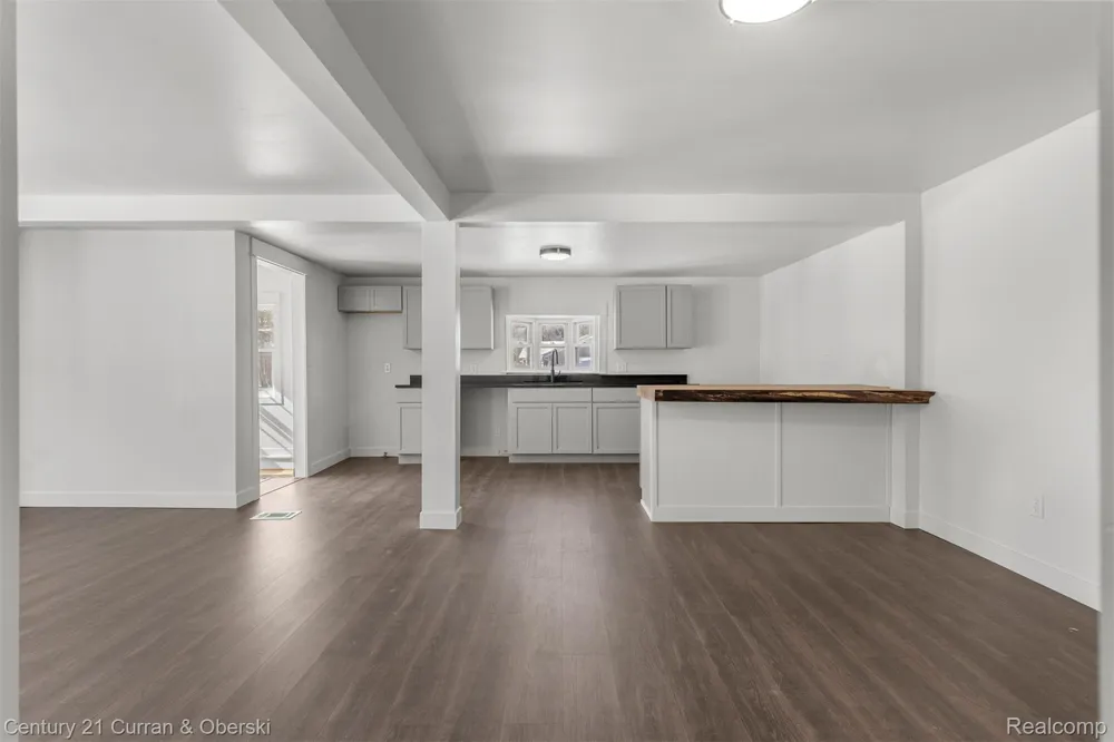 4296 Burgess Road Putnam Township, MI 48169