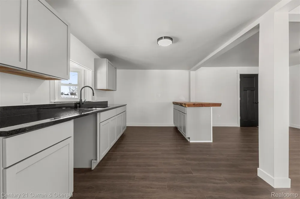 4296 Burgess Road Putnam Township, MI 48169