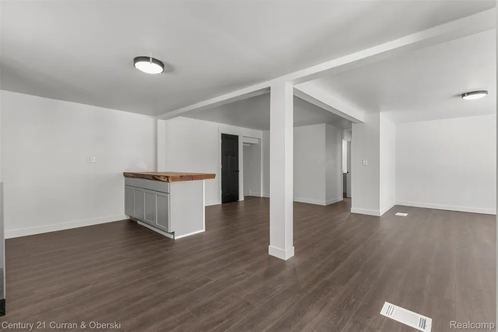 4296 Burgess Road Putnam Township, MI 48169