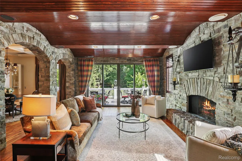 744 Thayer Boulevard Northville City, MI 48167