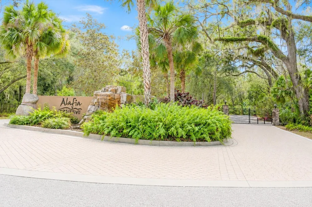 4876 RAMBLING RIVER ROAD Brandon, FL 33511