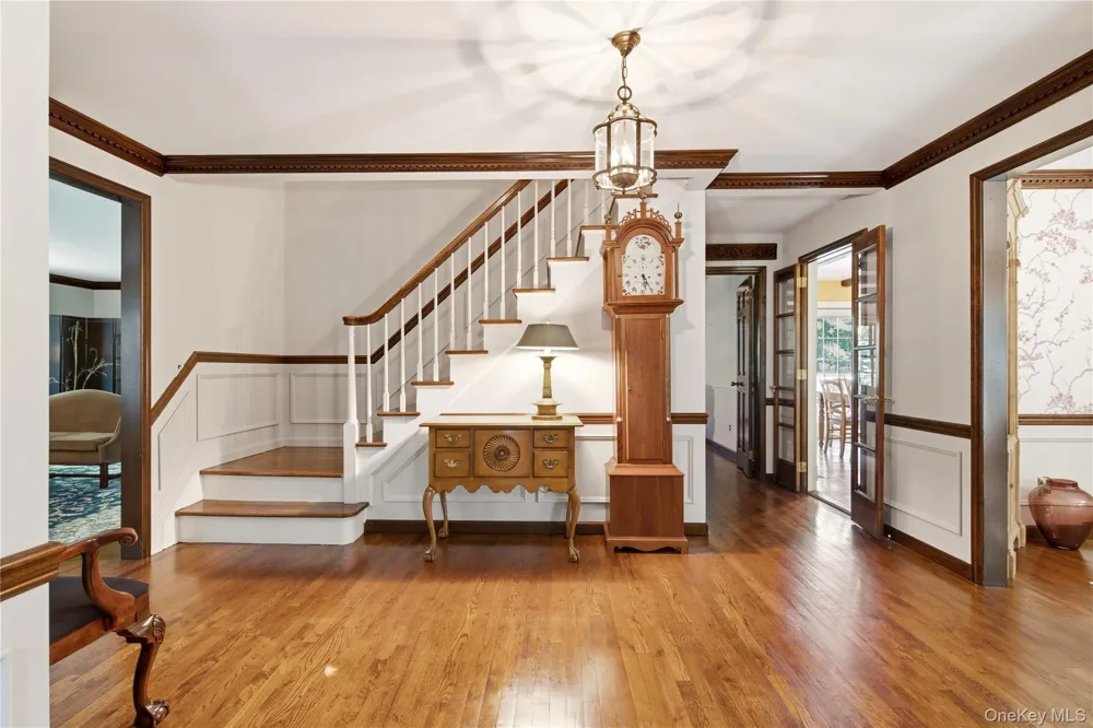 54 Snake Hill Road Cold Spring Harbor, NY 11724